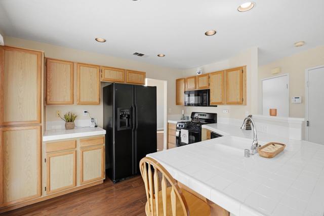 Detail Gallery Image 9 of 32 For 833 Bel Esprit Cir, San Marcos,  CA 92069 - 3 Beds | 2/1 Baths