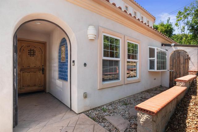 2320 Ivy Road, Oceanside CA: https://media.crmls.org/mediaz/b834460d-f77d-4960-b5a1-7b4fd38bd40e.jpg