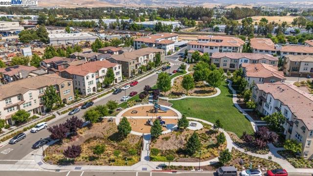 218 Stratus Cmn, Livermore CA: https://media.crmls.org/mediaz/b834a3fc-2e2d-46d2-a1d4-7655ae4be83a.jpg