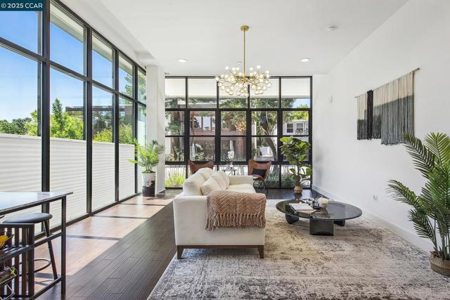 210 Lafayette Circle, Lafayette CA: https://media.crmls.org/mediaz/b834ff0d-dba7-4411-905a-45ce0f73fdd7.jpg