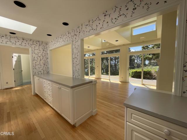45300 Headlands Drive, Mendocino CA: https://media.crmls.org/mediaz/b8354cdc-cd10-4218-9677-d50a6723fd06.jpg