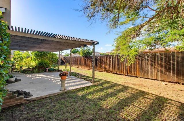 Detail Gallery Image 32 of 33 For 1237 Armstrong Cir, Escondido,  CA 92027 - 4 Beds | 2/1 Baths