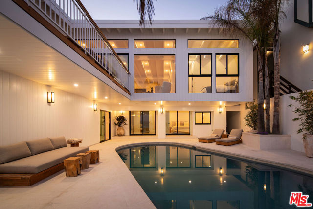 27356 Escondido Beach Road Highway, Malibu CA: https://media.crmls.org/mediaz/b835e2ea-2b82-416a-81d0-0f96f653678b.jpg