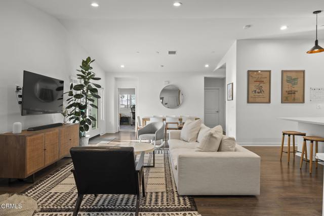 Detail Gallery Image 5 of 34 For 303 N F St #201,  Oxnard,  CA 93030 - 3 Beds | 2 Baths