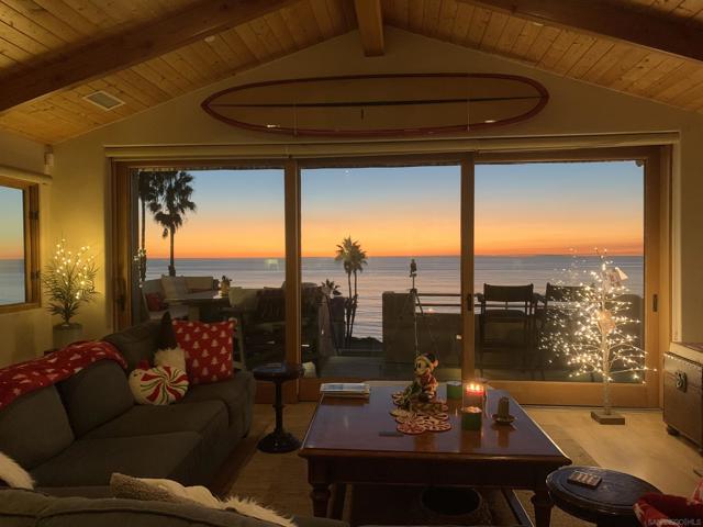 1464 Summit Ave, Cardiff by the Sea CA: https://media.crmls.org/mediaz/b8367215-fe03-4370-8450-b11f4d60f93b.jpg