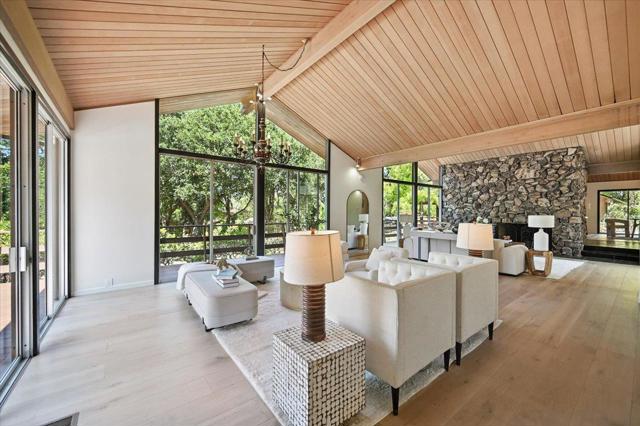 14582 Horseshoe Court, Saratoga CA: https://media.crmls.org/mediaz/b836847f-14dc-4ef7-a687-b5d6a83b2735.jpg