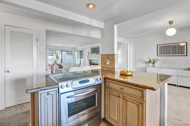 7550 Eads Ave, La Jolla, California 92037, 2 Bedrooms Bedrooms, ,2 BathroomsBathrooms,Condominium,For Sale,Eads Ave,250001170SD