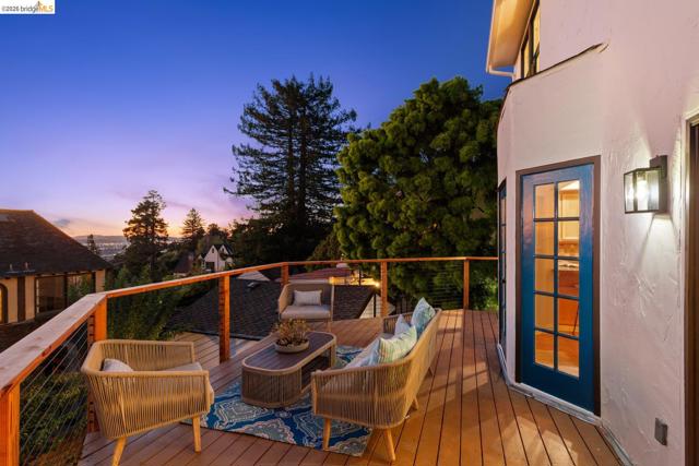 758 Spruce St, Berkeley CA: https://media.crmls.org/mediaz/b83767ae-2505-45bf-af48-19658d0c7a40.jpg