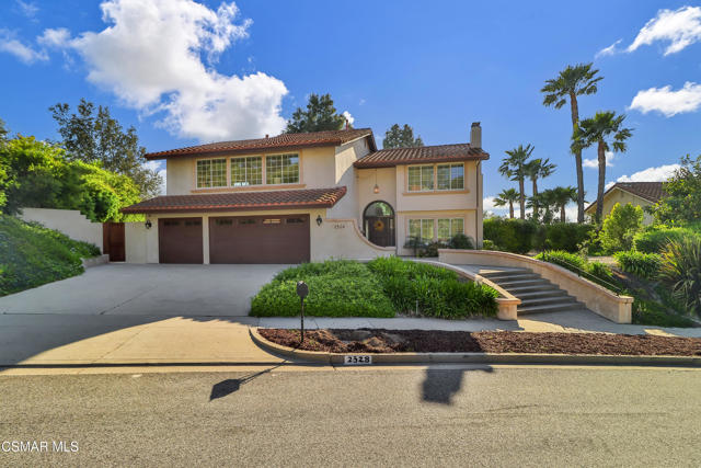 2328 Otono Circle, Thousand Oaks CA: https://media.crmls.org/mediaz/b83839f7-d6c3-42f5-9a37-2a4879e6431d.jpg