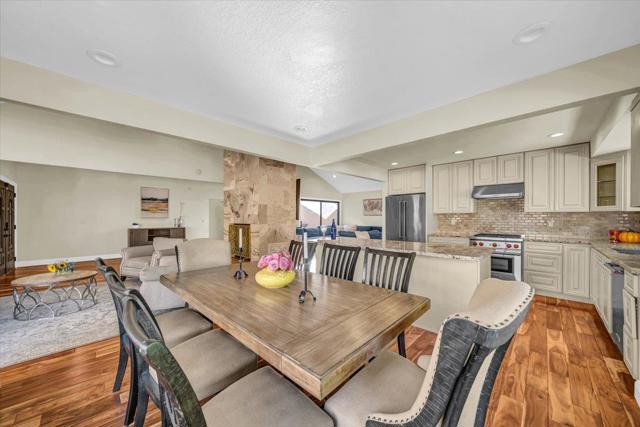 14075 Mountain Quail Road, Salinas CA: https://media.crmls.org/mediaz/b8397d64-7a05-4c5e-94a7-6186a4ff7019.jpg