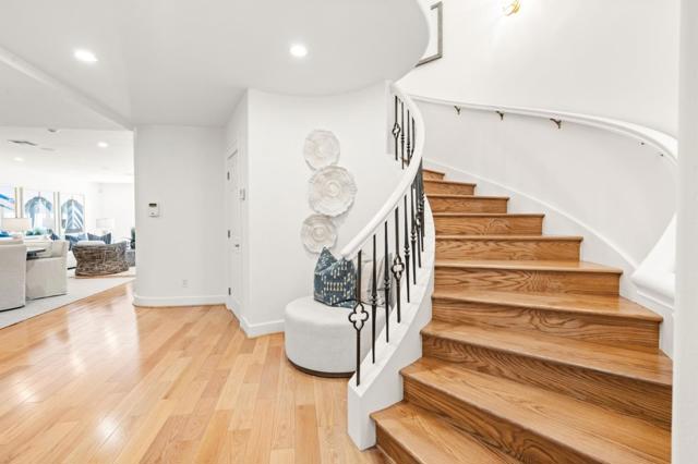 6 Zachary Court, Menlo Park CA: https://media.crmls.org/mediaz/b839d2f4-b061-4f13-80b7-2f6d40d2efaa.jpg