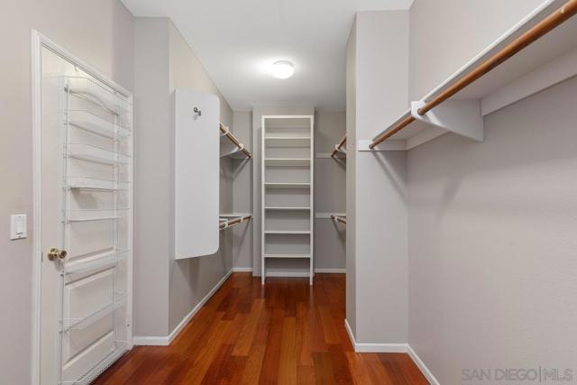 11357 Wills Creek Rd, San Diego CA: https://media.crmls.org/mediaz/b83a1b0d-e8e9-4d61-aa76-ddf3b13d8508.jpg