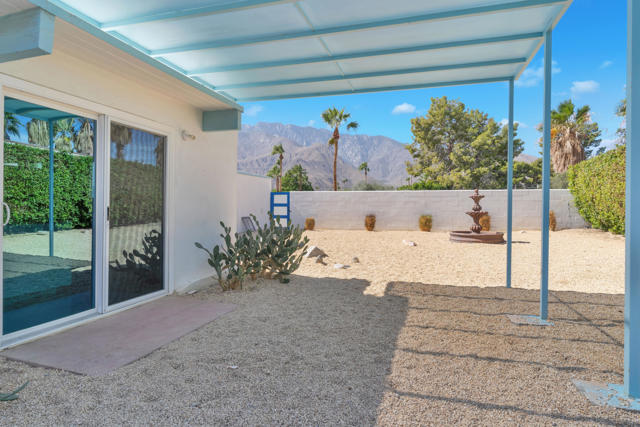 600 E Alexander Way, Palm Springs CA: https://media.crmls.org/mediaz/b83b074f-5841-4704-9f41-2a4f263033d6.jpg
