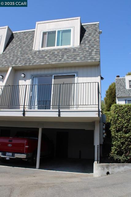 4811 Appian Way, El Sobrante CA: https://media.crmls.org/mediaz/b83b9391-65d6-409b-8eec-2027623f4fd1.jpg