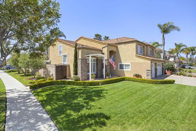 2561 Upper Bay Drive, Oxnard CA: https://media.crmls.org/mediaz/b83c1beb-08c4-4629-b5ae-d5c203d6722d.jpg