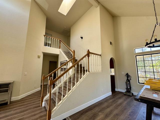 16898 Whispering Oaks Lane, Ramona CA: https://media.crmls.org/mediaz/b83dcea2-ba59-4d51-bcb7-67df5bbe462d.jpg