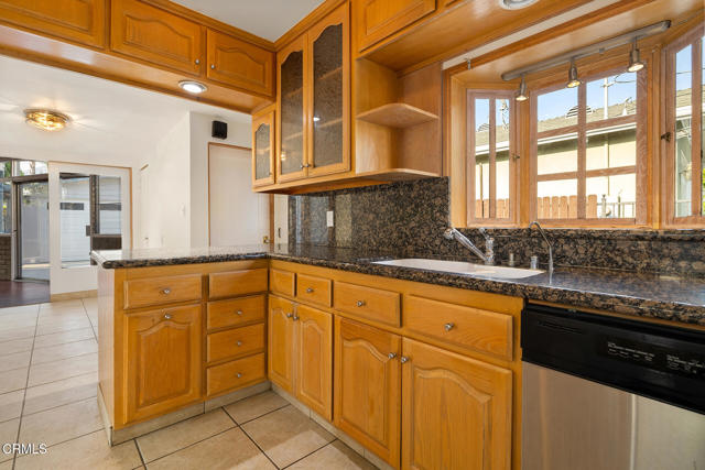 259 Acacia Street, Altadena CA: https://media.crmls.org/mediaz/b83df868-7b47-4ac7-a19f-ab9fb05cb38d.jpg