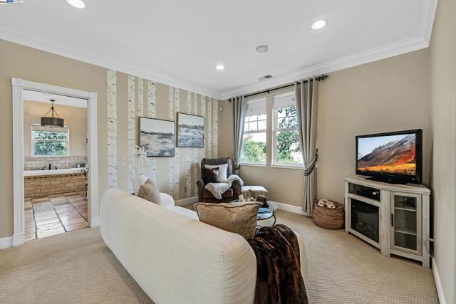 6745 Alisal Street, Pleasanton CA: https://media.crmls.org/mediaz/b83e206e-e7b2-4b30-b515-c36655a9d02b.jpg