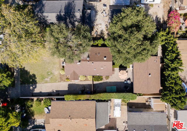 1900 Mentone Avenue photo 47