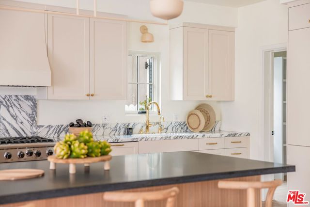 2455 23rd Street, Santa Monica CA: https://media.crmls.org/mediaz/b83e8da9-edfb-459d-9a4b-331f539d9a9b.jpg