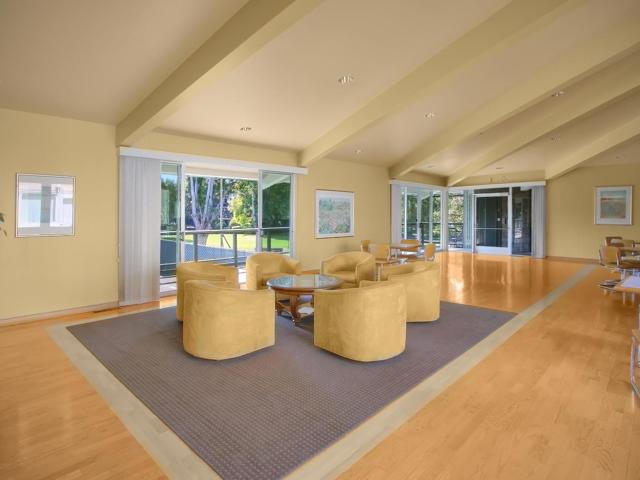 934 Peninsula Avenue, San Mateo CA: https://media.crmls.org/mediaz/b83eb046-777a-4899-8aaa-e074024659e6.jpg