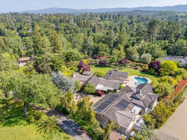 86 Belbrook Way, Atherton CA: https://media.crmls.org/mediaz/b83f6017-7a74-4063-ab90-f9267a414632.jpg