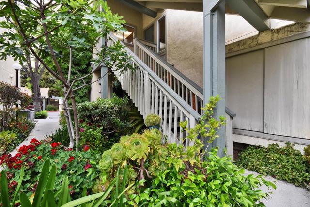 1086 Summerplace Drive, San Jose CA: https://media.crmls.org/mediaz/b83f840d-e0d4-4291-a6ee-5e2b142a40cd.jpg