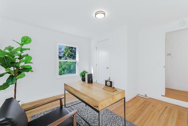 4715 Davenport Avenue, Oakland CA: https://media.crmls.org/mediaz/b83fa98b-b8d4-44bb-a7c5-c3fe7f59bf92.jpg