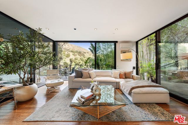 2020 Wattles Drive, Los Angeles CA: https://media.crmls.org/mediaz/b83fd3c1-da14-4f9b-ab07-7a761ffe379d.jpg