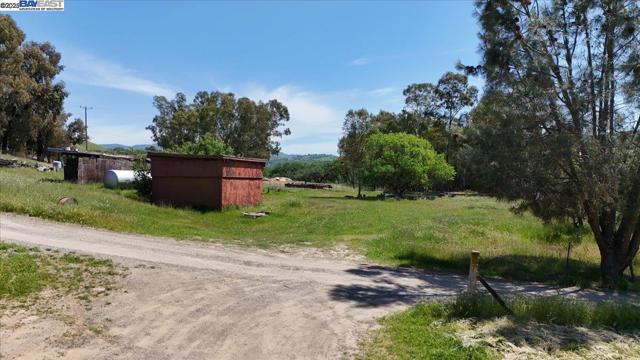 6400 Mines Rd, Livermore CA: https://media.crmls.org/mediaz/b8404d3a-0c64-45fe-b679-c377191370c9.jpg