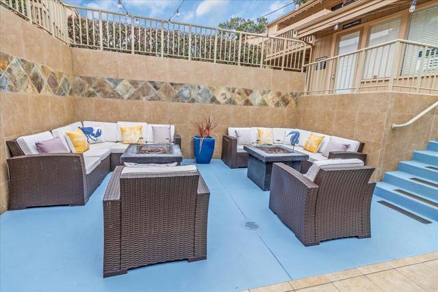 300 Glenwood Circle, Monterey CA: https://media.crmls.org/mediaz/b840af8b-6912-4133-b4f1-d6841b22ce7b.jpg