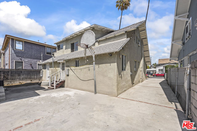 1745 S Kingsley Drive, Los Angeles CA: https://media.crmls.org/mediaz/b840d6a9-5046-4039-9022-4c66cb74c9fe.jpg