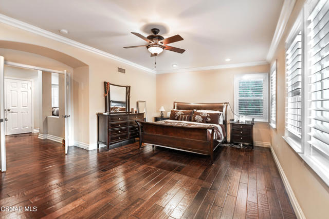 551 Rustic Hills Drive, Simi Valley CA: https://media.crmls.org/mediaz/b84114a7-535d-4cdc-a71b-daed8e5c0163.jpg