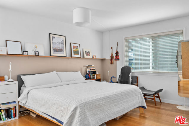 20 Quarterdeck Street, Marina del Rey CA: https://media.crmls.org/mediaz/b8416d2d-e886-40ff-976a-95bcc983b05a.jpg