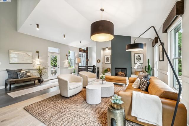 2005 TUNNEL RD, Oakland CA: https://media.crmls.org/mediaz/b8417bbc-bada-4886-a3c2-b91ca76927f9.jpg