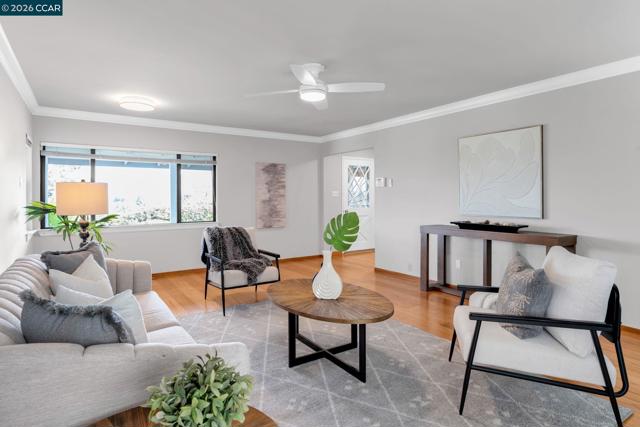 Image 7 of 49 For 2081 Essenay Ave