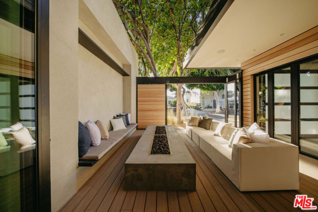 3440 Cattaraugus Avenue, Culver City CA: https://media.crmls.org/mediaz/b8424c82-d9d6-457e-bc81-b6536f69aa17.jpg