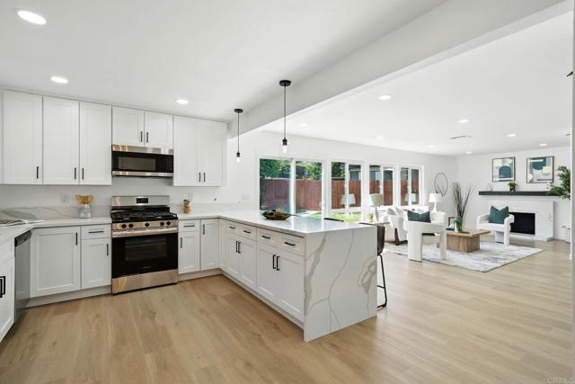 Detail Gallery Image 9 of 24 For 305 Spruce St, Chula Vista,  CA 91911 - 5 Beds | 2/1 Baths