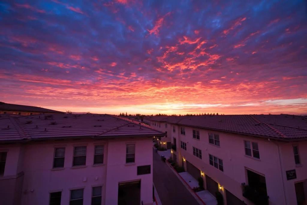 https://media.crmls.org/mediaz/b8443122-6f88-416c-9f2a-610842ab5b6e.jpg?preset=X-Large