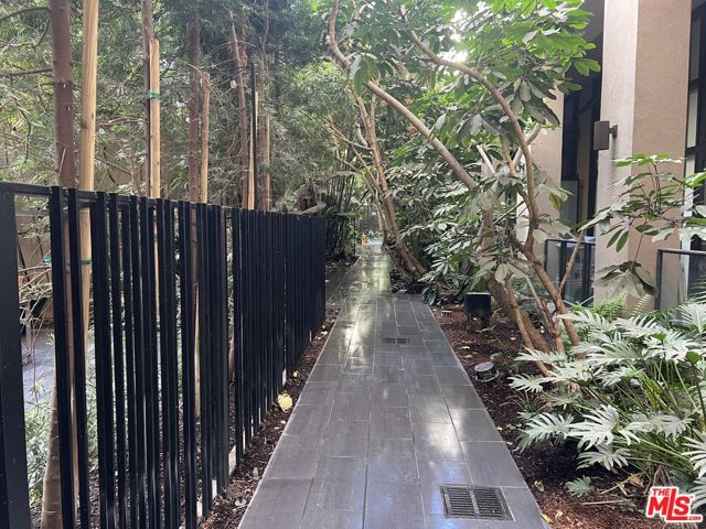 460 S Spring Street, Los Angeles CA: https://media.crmls.org/mediaz/b844f16e-4762-4a7d-ac0e-1547ced3bf6c.jpg
