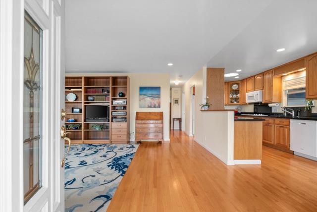 520 Tabor Drive, Scotts Valley CA: https://media.crmls.org/mediaz/b84530b5-757e-4595-9566-66a165565b39.jpg