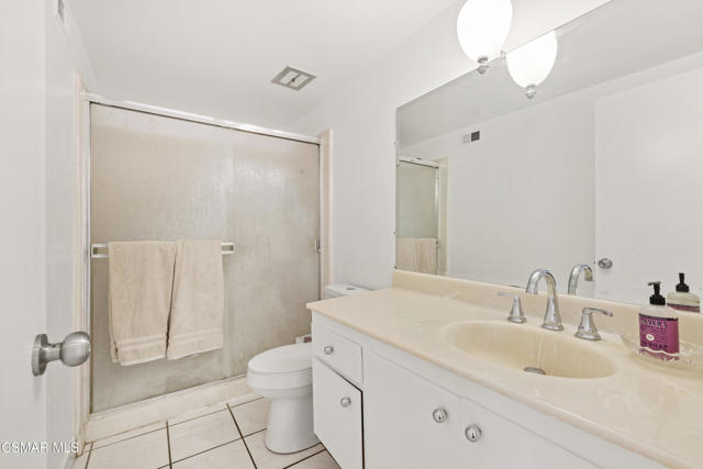 2385 N Justin Avenue, Simi Valley CA: https://media.crmls.org/mediaz/b845dec3-b0a6-4075-bc62-830dc6b7f6e8.jpg