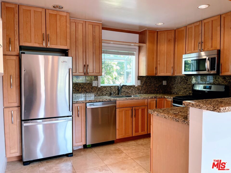 309 Broadway Street #18