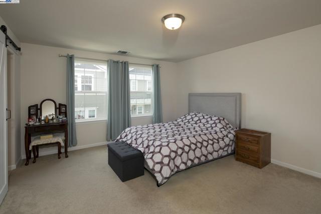 17819 Banks Street, Marina CA: https://media.crmls.org/mediaz/b8462883-98d4-4ce0-98c8-4c9b311f793f.jpg