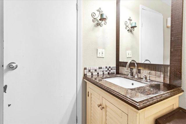 20 Russell Rd Street, Salinas CA: https://media.crmls.org/mediaz/b846cb58-42eb-4cf6-a730-c5ac8b5af421.jpg