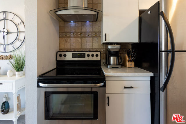 23901 Civic Center Way, Malibu CA: https://media.crmls.org/mediaz/b8477f79-d85f-48b5-8313-b0fc98cdd383.jpg