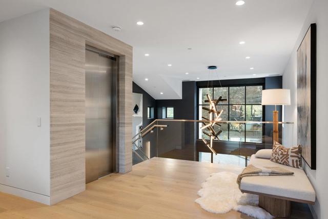 89 Tallwood Court, Atherton CA: https://media.crmls.org/mediaz/b847d8ee-9d2d-4095-865e-b20a9c8f406c.jpg