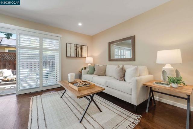 1105 Westmoreland Circle, Walnut Creek CA: https://media.crmls.org/mediaz/b8482e36-dde0-4bfc-8e1c-993af5d97888.jpg
