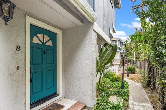 8 Arch Street, Redwood City CA: https://media.crmls.org/mediaz/b84861f1-2f71-4b6c-8cd4-13e5e2469770.jpg