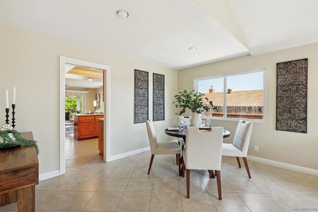 14637 Poway Mesa Dr, Poway CA: https://media.crmls.org/mediaz/b8486bbd-db7b-4060-904c-638d2a40efbc.jpg